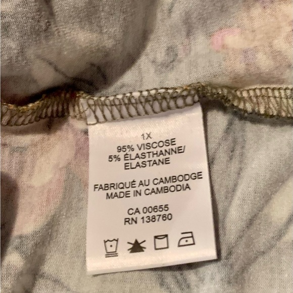 2/$30 ADDITIONELLE modern fit plus tees - Picture 4 of 4